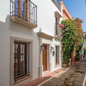 marbella-old-town-luxury-townhouse.1costadelsol.com/
